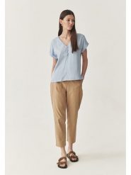 TATUUM Bluzka w kolorze błękitnym rozmiar: 36. Niebieskie bluzki damskie TATUUM, bez wzorów, bez kołnierzyka, bez ramiączek. Za 111.45 zł.