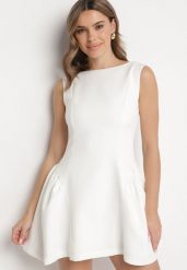 Biała Taliowana Sukienka z Odkrytymi Plecami Florreti. Białe sukienki damskie Born2be, bez wzorów, bez ramiączek. Za 179.99 zł.