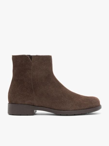 Brązowe welurowe botki. Brązowe botki damskie Brawo sp. z o.o., ze skóry, za kostkę, bez obcasa, na płaskiej podeszwie, bez zapięcia. Za 479.99 zł.