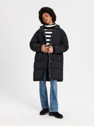 Płaszcz z kapturem - czarny. Czarne płaszcze damskie Sinsay, l, bez wzorów, z kapturem. Za 149.99 zł.