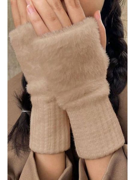 Lucky Bees Ocieplacze rąk w kolorze beżowym rozmiar: onesize. Brązowe rękawiczki damskie Lucky Bees, bez wzorów, z futra. Za 126.45 zł.