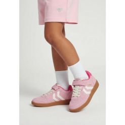 Buty Hummel Handball Perfekt CL. Niebieskie obuwie sportowe damskie Hummel, bez zapięcia, na jogę i pilates. Za 221.50 zł.
