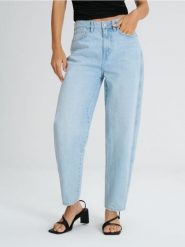 Jeansy balloon - niebieski. Niebieskie jeansy damskie Sinsay, z podwyższonym stanem. Za 45.99 zł.