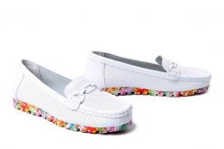 ARTIKER RELAKS 58C0432 white, półbuty damskie. Białe półbuty damskie Artiker Relaks, na lato, bez wzorów, ze skóry, bez obcasa, bez zapięcia. Za 184.90 zł.