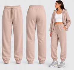 SPODNIE DAMSKIE DRESOWE 4F JOGGERY SPORTOWE BASIC BEŻOWE. Brązowe spodnie sportowe damskie 4F, xl, bez wzorów, z bawełny, na fitness i siłownię. Za 129.99 zł.