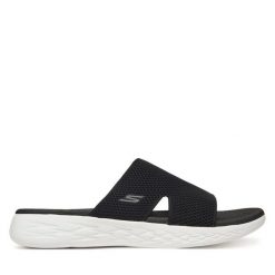 Klapki Skechers. Czarne klapki damskie Skechers, bez wzorów, bez obcasa, bez zapięcia. Za 149.99 zł.