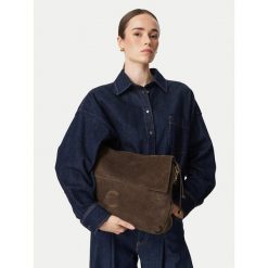 Torebka Coccinelle. Brązowe listonoszki damskie Coccinelle, bez wzorów, bez dodatków. Za 1,399.00 zł.