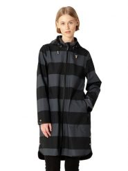 Ilse Jacobsen Płaszcz przeciwdeszczowy w kolorze czarno-szarym rozmiar: 46. Czarne płaszcze damskie Ilse Jacobsen, m, bez wzorów, bez kaptura. Za 347.99 zł.