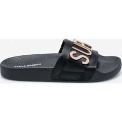 Steve Madden - Klapki Word. Szare klapki damskie Steve Madden, z materiału. W wyprzedaży za 159.90 zł.