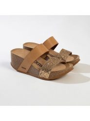 BACKSUN Klapki "Libreville" w kolorze złoto-jasnobrązowym na koturnie rozmiar: 39. Brązowe klapki damskie Backsun, bez wzorów, z materiału, z otwartym noskiem, bez obcasa, na koturnie, bez zapięcia. Za 130.99 zł.