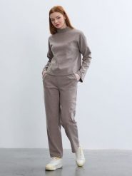 BGN Koszulka w kolorze szarobrązowym rozmiar: 40. Brązowe koszulki damskie BGN, bez wzorów, bez kołnierzyka, bez ramiączek. Za 100.99 zł.