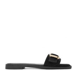 Klapki Beverly Hills Polo Club. Czarne klapki damskie Beverly Hills Polo Club, bez wzorów, bez obcasa, bez zapięcia. Za 249.99 zł.