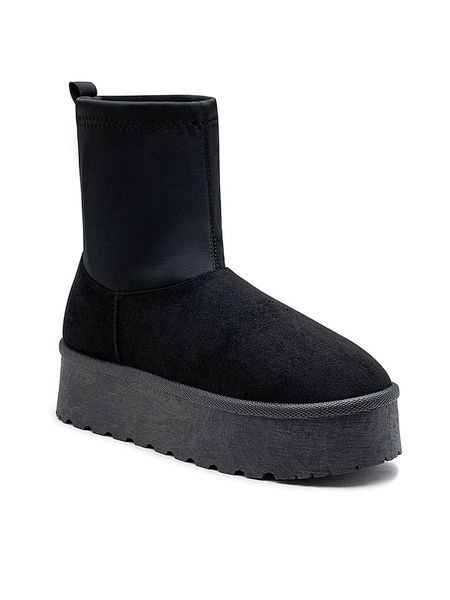 Foreverfolie Botki w kolorze czarnym rozmiar: 36. Czarne botki damskie Foreverfolie, bez obcasa, na platformie, bez zapięcia. Za 130.99 zł.