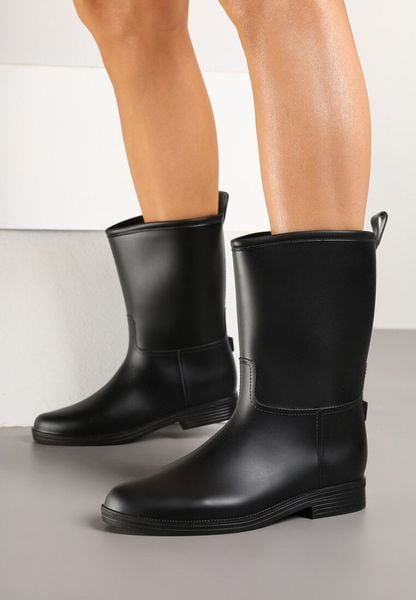 Czarne Kalosze w Minimalistycznym Stylu Kaliris. Czarne kalosze damskie Born2be, z aplikacjami, z jeansu. Za 79.99 zł.