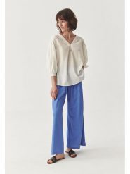 TATUUM Spodnie w kolorze błękitnym rozmiar: 38. Niebieskie spodnie materiałowe damskie TATUUM, bez wzorów, z materiału. Za 130.81 zł.