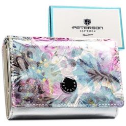 Wielokolorowy portfel damski ze skóry ekologicznej i naturalnej w modny, roślinny wzór Peterson PTN PX30-1-NPK. Czerwone portfele damskie bez wzorów, ze skóry ekologicznej. Za 114.99 zł.
