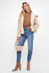 Trendyol Dżinsy - Comfort fit - w kolorze niebieskim rozmiar: 34. Niebieskie jeansy damskie Trendyol, z podwyższonym stanem. Za 92.64 zł.