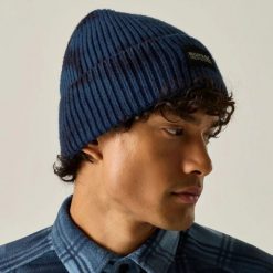 Czapka Connora Fisherman z drukiem unisex. Niebieskie czapki damskie Regatta, na zimę, bez wzorów, z dzianiny. Za 119.99 zł.