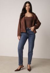 Niebieskie Jeansy z Bawełną o Kroju Mom Fit Lendrea. Niebieskie jeansy damskie Born2be, bez wzorów, z bawełny. Za 119.99 zł.