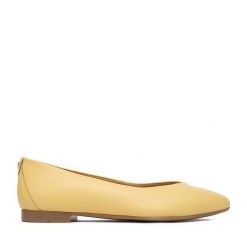 Baleriny Lasocki. Żółte balerinki damskie Lasocki, bez wzorów. Za 149.99 zł.