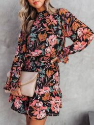 Milan Kiss Sukienka w kolorze czarnym ze wzorem rozmiar: XL. Czarne sukienki damskie Milan Kiss, bez wzorów, bez ramiączek. Za 224.95 zł.