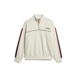 Sweter z kołnierzem tunezyjskim damski Superdry Country Club Tape. Białe swetry klasyczne damskie Superdry, na zimę, bez kołnierzyka. Za 353.95 zł.