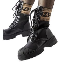 Czarne skarpetowe buty brązowy napis Daria. Czarne botki damskie na jesień, z materiału, klasyczne, z okrągłym noskiem, za kostkę, bez obcasa, na obcasie, bez zapięcia. Za 78.33 zł.
