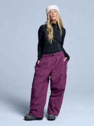 Spodnie narciarskie - Unisex - Luźny krój - Park - Bordeaux. Czerwone spodnie sportowe damskie POEDERBAAS, na zimę, s, bez wzorów, z materiału, narciarskie. Za 698.52 zł.