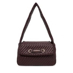 Torebka Guess. Czerwone torebki klasyczne damskie Guess, bez dodatków. Za 349.99 zł.