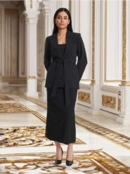 Marynarka - czarny. Czarne marynarki i żakiety damskie Sinsay, l, bez wzorów, eleganckie. Za 79.99 zł.