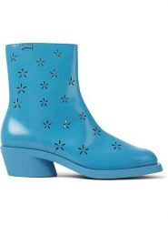 Camper Skórzane botki w kolorze błękitnym rozmiar: 37. Niebieskie botki damskie Camper, eleganckie, bez obcasa, bez zapięcia. Za 412.88 zł.