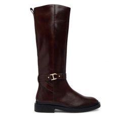 Kozaki Clarks. Brązowe kozaki damskie Clarks, bez obcasa, na płaskiej podeszwie, bez zapięcia. Za 779.99 zł.