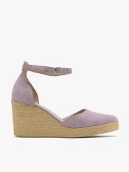 Liliowe dwuczęściowe czółenka na platformie. Fioletowe czółenka damskie Ryłko, bez wzorów, z gumy, z okrągłym noskiem, bez obcasa, na platformie. W wyprzedaży za 159.99 zł.