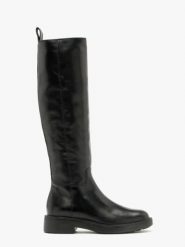 Czarne kozaki z wąską cholewką. Czarne kozaki damskie Ryłko, ze skóry, z okrągłym noskiem, bez obcasa, na obcasie, bez zapięcia. W wyprzedaży za 269.99 zł.