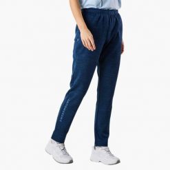 Spodnie treningowe damskie Swedemount Training Logo Pants II. Niebieskie obuwie sportowe damskie SWEDEMOUNT, bez wzorów, z dresówki. Za 199.99 zł.