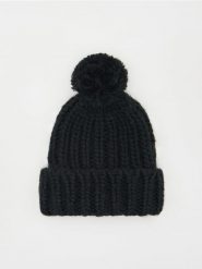 Czapka z pomponem - czarny. Czarne czapki damskie Reserved, bez wzorów. W wyprzedaży za 39.99 zł.