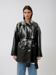 Weekday Kurtka przejściowa w kolorze czarnym rozmiar: S. Czarne kurtki damskie Weekday, s, bez wzorów, ze skóry, bez kaptura. Za 136.45 zł.