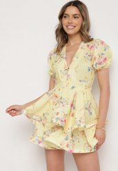 Żółta Bawełniana Sukienka w Kwiaty o Rozkloszowanym Kroju z Falbankami Norittia. Żółte sukienki damskie Born2be, bez wzorów, z bawełny, eleganckie, bez ramiączek. W wyprzedaży za 144.49 zł.
