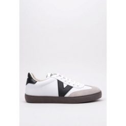 Kapcie VICTORIA 1126186V Biały. Białe kapcie damskie Victoria. W wyprzedaży za 328.45 zł.