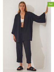 Happiness Istanbul 2-częściowy zestaw w kolorze czarnym rozmiar: 36. Czarne spodnie materiałowe damskie Happiness Istanbul, bez wzorów, z materiału. Za 108.99 zł.