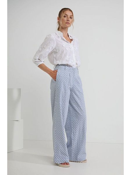 Josephine & Co Spodnie "Dave" w kolorze niebiesko-białym rozmiar: 40. Białe spodnie materiałowe damskie Josephine & Co, bez wzorów, z bawełny. Za 187.96 zł.