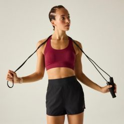 Damski Biustonosz Sportowy Dont Sweat It II. Czerwone biustonosze sportowe damskie Dare 2b, bez wzorów. Za 92.99 zł.