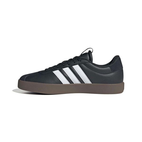 Buty VL Court 3.0. Białe obuwie sportowe casual damskie Adidas, ze skóry, bez zapięcia. W wyprzedaży za 224.00 zł.