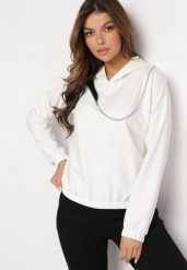 Biała Bawełniana Bluza z Kapturem z Ozdobnym Łańcuszkiem i Suwakiem Cielo. Białe bluzy damskie Born2be, bez wzorów, z bawełny, z kapturem. Za 89.99 zł.