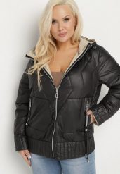 Czarna Kurtka Dwustronna z Kapturem i Ozdobnym Pikowaniem Helritis. Czarne kurtki damskie Born2be, plus size, bez wzorów, z jeansu, z kapturem. Za 239.99 zł.