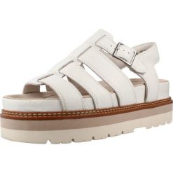 Sandały CLARKS ORIANNA TWIST Biały. Białe sandały damskie Clarks, bez wzorów, ze skóry, bez obcasa, bez zapięcia. Za 432.99 zł.