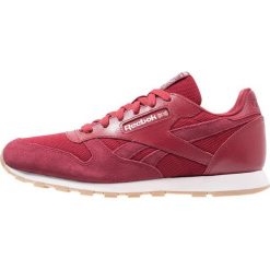 Reebok Classic Tenisówki i Trampki urban maroon/white. Czerwone trampki chłopięce Reebok Classic, z gumy. W wyprzedaży za 201.75 zł.
