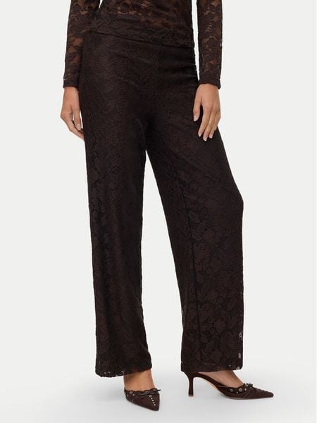 Vero Moda Spodnie materiałowe Neline 10335568 Brązowy Regular Fit. Brązowe spodnie materiałowe damskie Vero Moda, bez wzorów, z materiału. Za 108.99 zł.