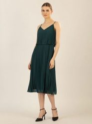APART Sukienka w kolorze ciemnozielonym rozmiar: 42. Zielone sukienki damskie Apart, bez wzorów, bez ramiączek. Za 217.99 zł.