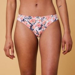 Dół kostiumu kąpielowego surfingowego damski Roxy Kwiaty. Białe bikini Roxy, bez wzorów, z elastanu. W wyprzedaży za 119.99 zł.